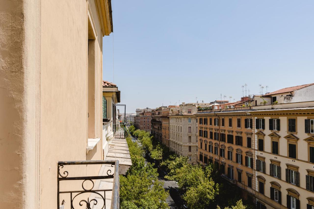 Elegante E Classico Attico Con Terrazzo Privato Vicino Al Vaticano Apartamento
